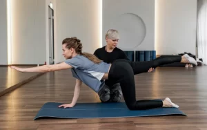 kineziterapijos studija ir joje atliekami pratimai